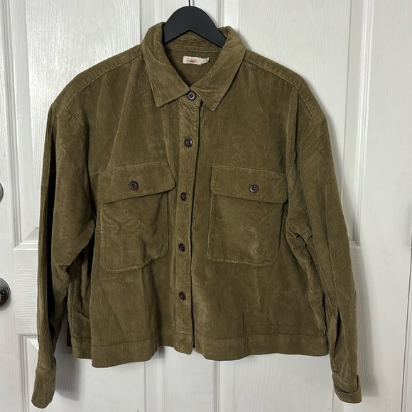 Faherty Tops - FAHERTY Olive Green cropped corduroy button down overshirt size XL